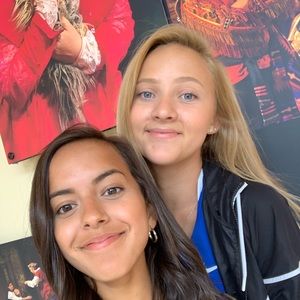 Meet your Posher, Olivia